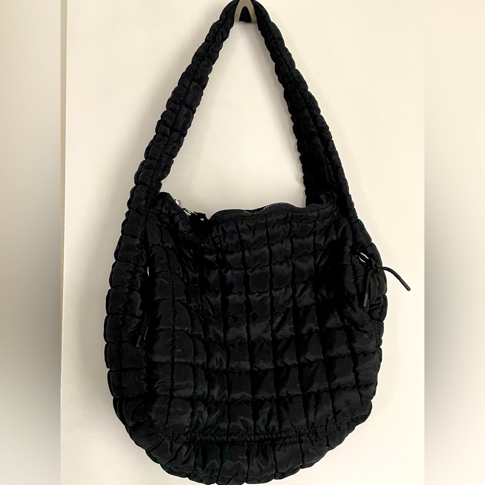 Black Quilted Slouchy Puffer Carry All Tote Shoulder CroBag Soft Light